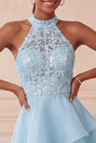 Robe courte de rentrée à la maison à étages bleu ciel bleu ciel asymétrique avec paillettes