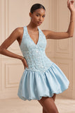 Robe courte de rentrée bleu ciel ligne en V