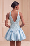 Robe courte de rentrée bleu ciel ligne en V
