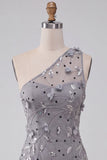 Robe courte de rentrée à la maison avec des dents grises à une épaule avec des paillettes