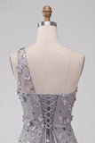 Robe courte de rentrée à la maison avec des dents grises à une épaule avec des paillettes