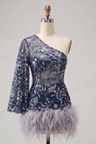 Robe de bal bleu marine à paillettes perlées à une épaule avec plumes
