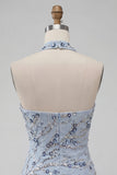 Robe courte de rentrée bleue body-moulante à sequins floraux avec franges