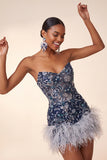 Robe courte de bal bleu marine bodycon, paillettes bleu marine courte avec plumes