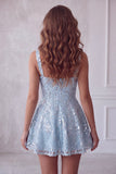 A-Line bleu ciel à longues bretelles courtes à sequins floraux robe de rentrée avec nœud