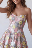 Robe courte de rentrée à la maison rose scintillante en forme de fleurs à étages avec paillettes