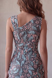 Robe courte de rentrée à la maison bodycony bodycon, fleurie froncée et brodée
