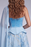 Robe de bal longue bleu ciel ligne A sans bretelles avec corset et cape latérale