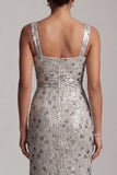 Longue robe de mère de la mariée à col carré argenté à perles et fente