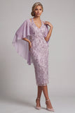 Robe de la mère de la mariée à col nu lilas bodycon perles florales midi avec une cape