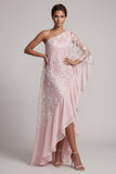 Robe rose à étui à étui sur une épaule ébouriffée longue robe de mère de la mariée avec perles