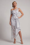 Une épaule robe à paillettes gris clair sirène asymétrique à fleurs avec ceinture