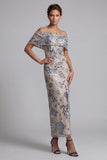 Robe longue mère de la mariée bleu marine épaule décalée bodycon, sequins collants floraux