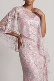 Robe rose à paillettes sirène à une épaule fleurie longue de mère de la mariée avec cape