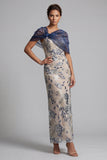 Robe longue de la mère de la mariée à paillettes florales bleu marine avec une cape