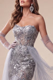 Petite robe de concours longue sirène en paillettes bleu poussiéreux avec traîne
