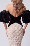 Robe de concours à manœuvres longues à manches bouffantes avec des sirènes noires sirène noire à paillettes, florales découpées