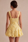Robe courte de rentrée jaune à la maison en perles à col carré en A, perles