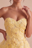 Robe de rentrée florale à fleurs de perles en forme de perles jaunes en forme de Sweetheart A-Line avec volants