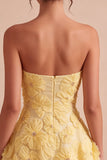 Robe de rentrée florale à fleurs de perles en forme de perles jaunes en forme de Sweetheart A-Line avec volants