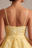 Robe courte de rentrée à la maison à volants à étages en ligne A jaune