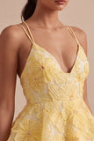 Robe courte de rentrée à la maison à volants à étages en ligne A jaune