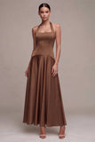 Robe formelle longue longue en A en satin à col nu café