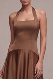 Robe formelle longue longue en A en satin à col nu café