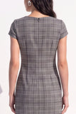 Robe de travail midi à carreaux marron à manches courtes à manches courtes et froissées