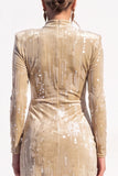 Robe de fête noire à col montant à sequins et fente