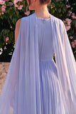 Robe midi sans manches en mousseline en mousseline bleue à col en V avec cape