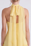 Robe longue de demoiselle d’honneur en mousseline strapless en mousseline A-Line Daffodil avec des fleurs 3D
