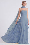 Robe longue de demoiselle d’honneur en mousseline strapless en mousseline A-Line Daffodil avec des fleurs 3D