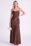 Robe longue de demoiselle d’honneur en satin en satin rose avec longues bretelles d’honneur avec fleurs 3D