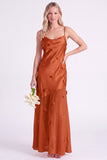 Robe longue de demoiselle d’honneur en satin en satin rose avec longues bretelles d’honneur avec fleurs 3D
