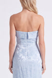Robe longue de demoiselle d’honneur sauge sans bretelles florale