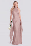 Longue robe de demoiselle d’honneur en satin à col nu rose