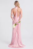 Longue robe de demoiselle d’honneur en satin à col nu rose