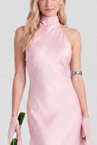 Longue robe de demoiselle d’honneur en satin à col nu rose