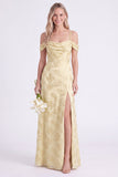 Robe longue de demoiselle d’honneur rose à épaules froides, fleur à la ligne en A plissée, en dentelle remontée dans le dos, avec une fente