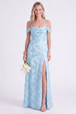 Robe longue de demoiselle d’honneur rose à épaules froides, fleur à la ligne en A plissée, en dentelle remontée dans le dos, avec une fente