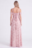Robe longue de demoiselle d’honneur rose à épaules froides, fleur à la ligne en A plissée, en dentelle remontée dans le dos, avec une fente