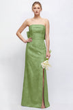 Robe longue de demoiselle d’honneur verte sans cercles en satin fleuri avec fente