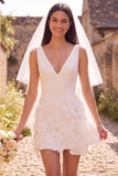 Robe de mariée courte fourreau à col V avec fleurs 3D