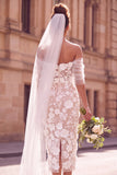 Robe de mariée midi blanche fourreau à épaules dénudées à motifs floraux blancs