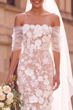Robe de mariée midi blanche fourreau à épaules dénudées à motifs floraux blancs