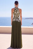 Robe de cérémonie longue olive à encolure dos-nu, fourreau plissée avec appliqués floraux 3D