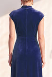 Robe longue de la mère de la mariée en velours bleu foncé ligne en V
