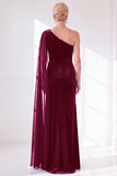 Robe bourgogne à épaule unique fourreau froissée de la mère de la mariée avec cape latérale