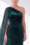 Robe bourgogne à épaule unique fourreau froissée de la mère de la mariée avec cape latérale